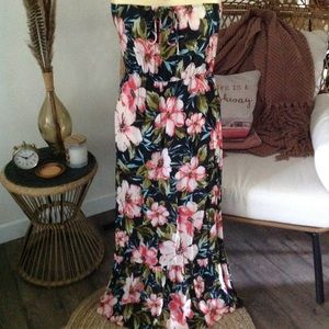 Beautiful light weight slowly maxi dress
